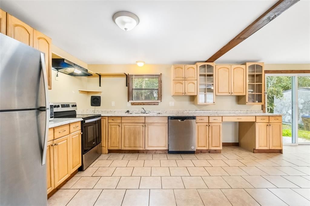 En Venta: $290,000 (4 camas, 2 baños, 1512 Pies cuadrados)