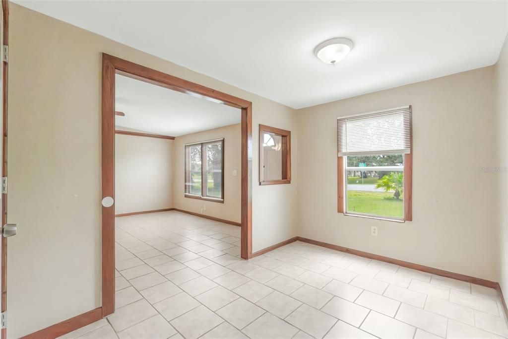 En Venta: $290,000 (4 camas, 2 baños, 1512 Pies cuadrados)