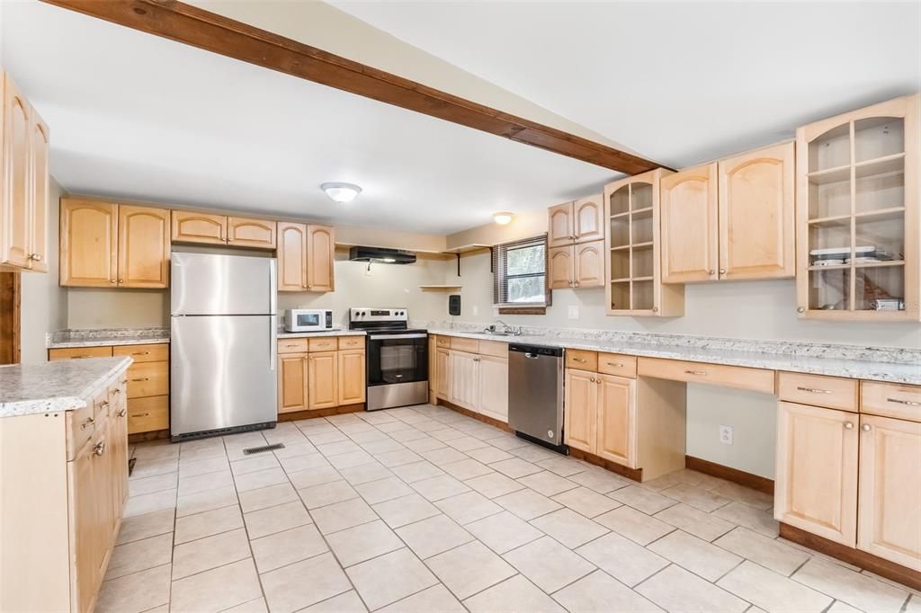 En Venta: $290,000 (4 camas, 2 baños, 1512 Pies cuadrados)