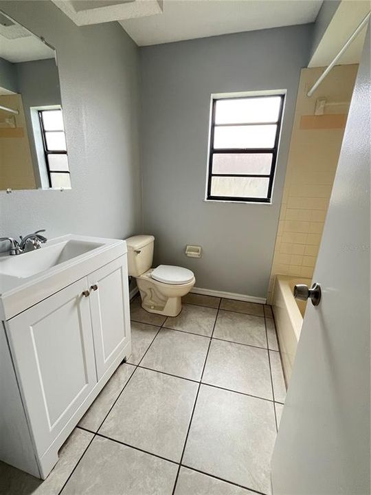 For Rent: $1,900 (4 beds, 2 baths, 1700 Square Feet)