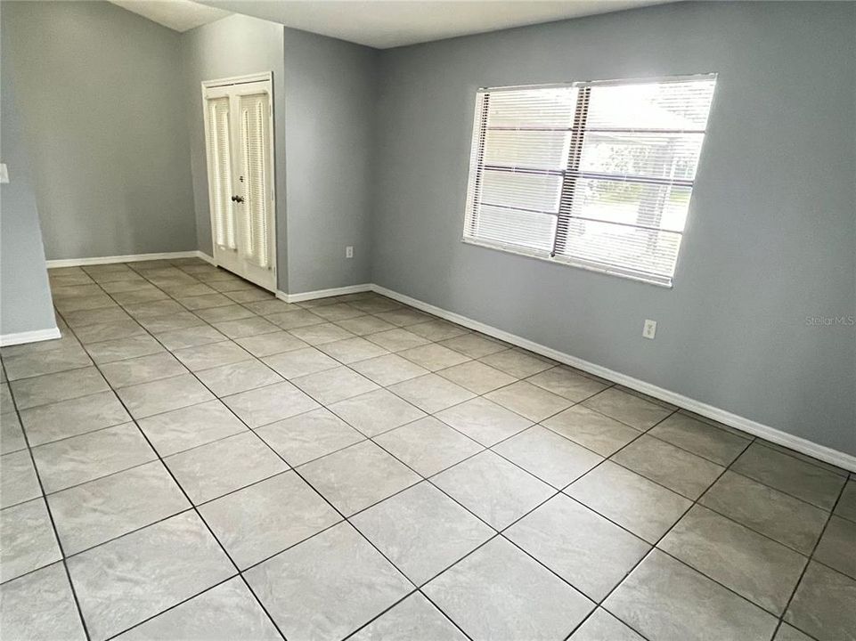 For Rent: $1,900 (4 beds, 2 baths, 1700 Square Feet)