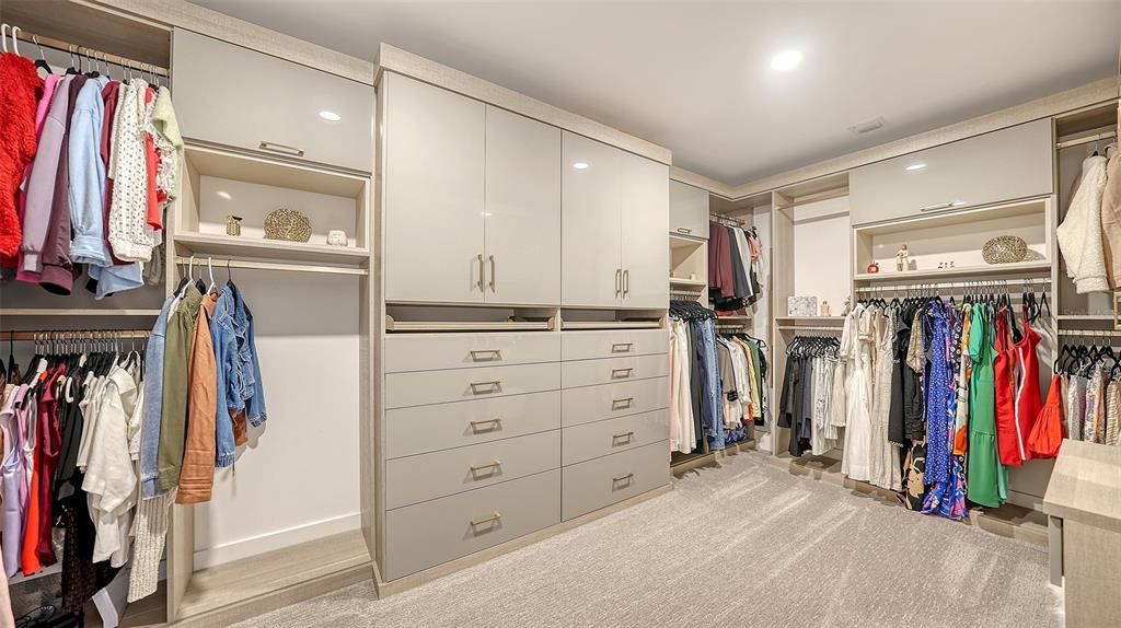 For Sale: $4,600,000 (3 beds, 3 baths, 3962 Square Feet)