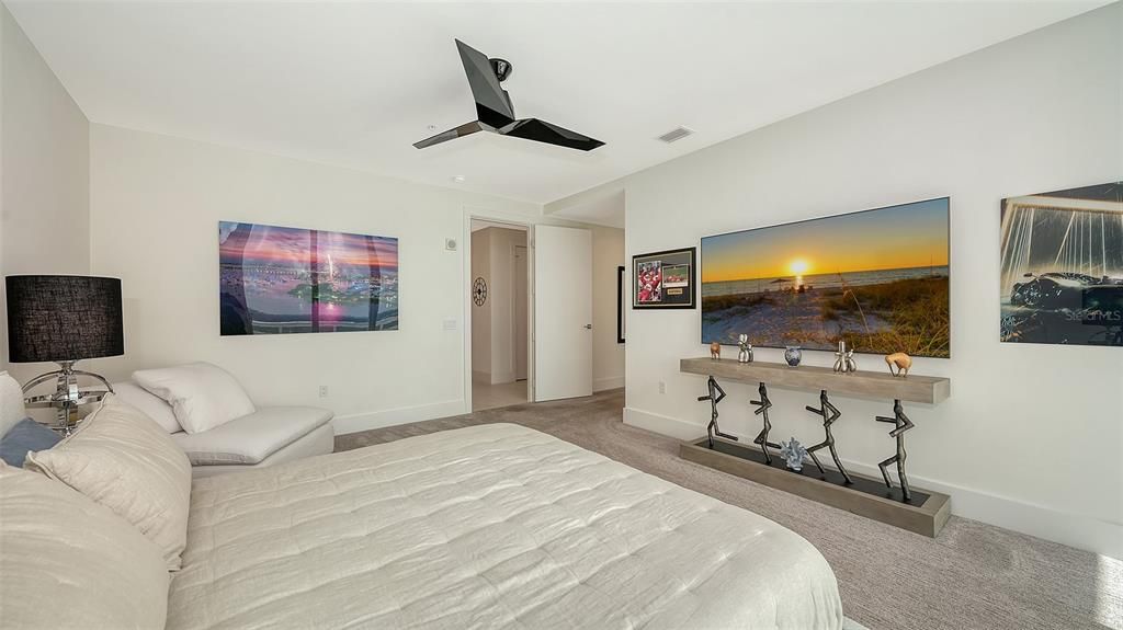 For Sale: $4,600,000 (3 beds, 3 baths, 3962 Square Feet)