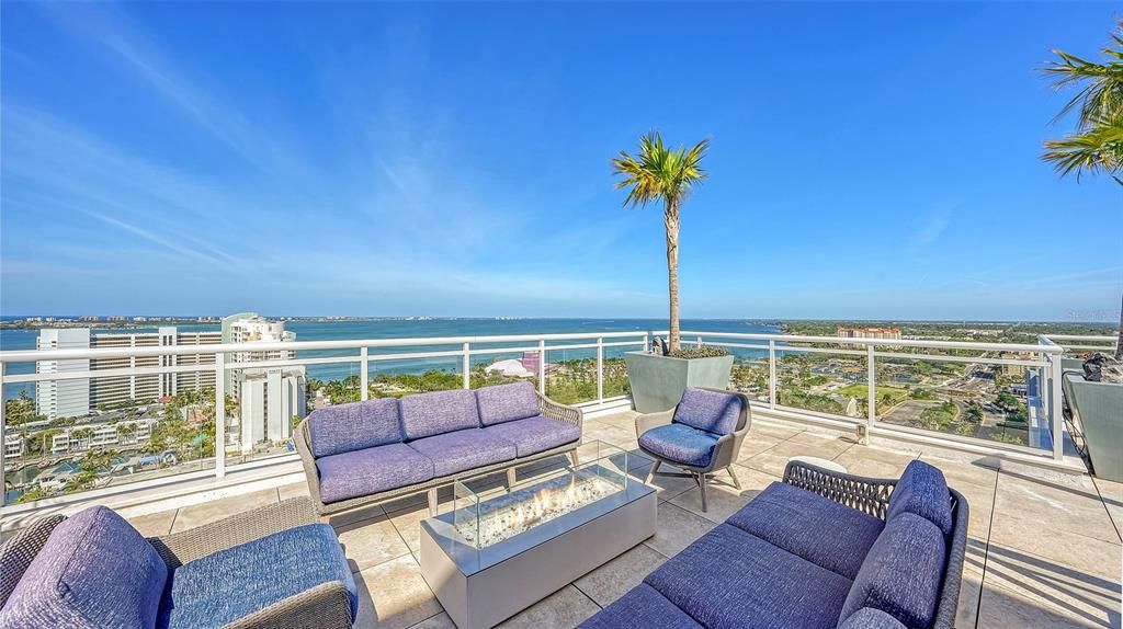 For Sale: $4,600,000 (3 beds, 3 baths, 3962 Square Feet)