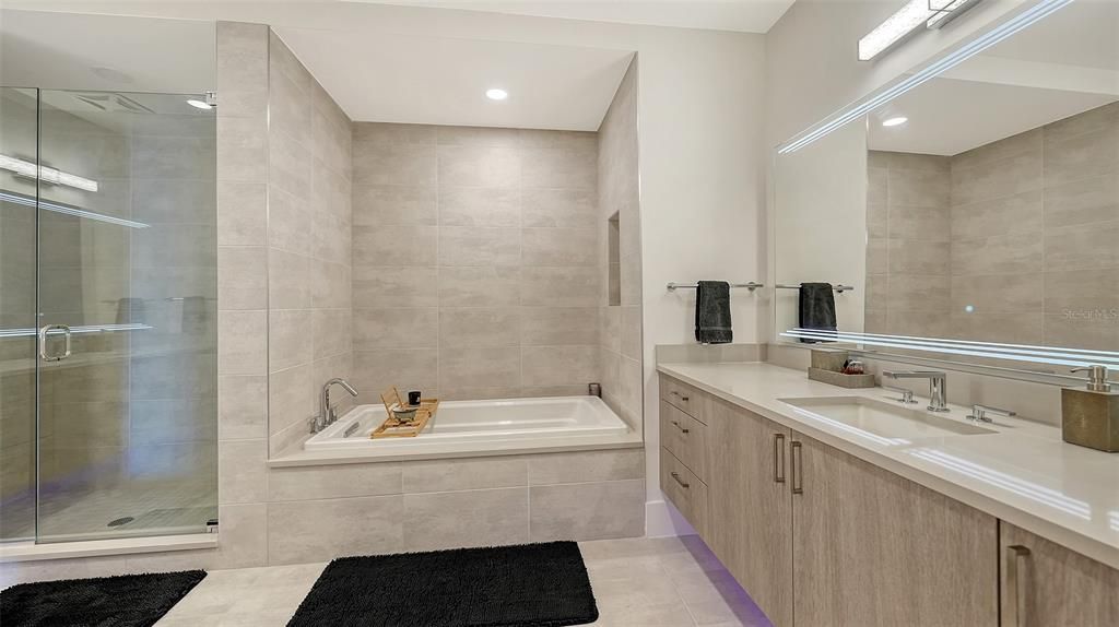 For Sale: $4,600,000 (3 beds, 3 baths, 3962 Square Feet)