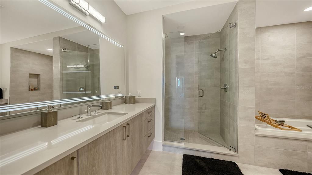 For Sale: $4,600,000 (3 beds, 3 baths, 3962 Square Feet)