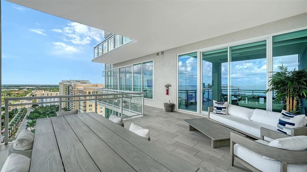 For Sale: $4,600,000 (3 beds, 3 baths, 3962 Square Feet)