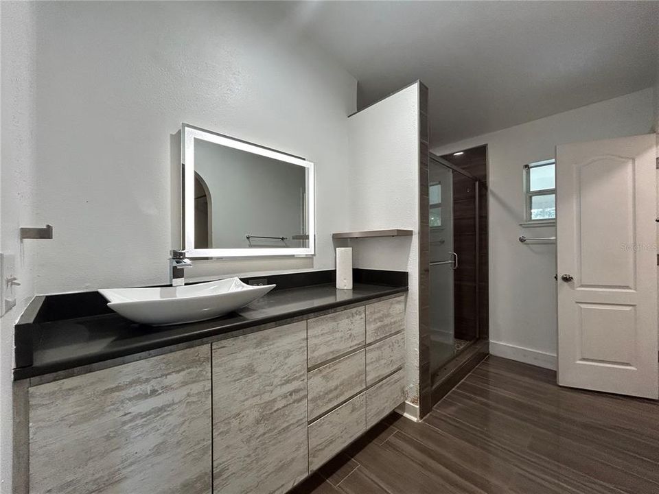 For Rent: $2,500 (4 beds, 2 baths, 1874 Square Feet)