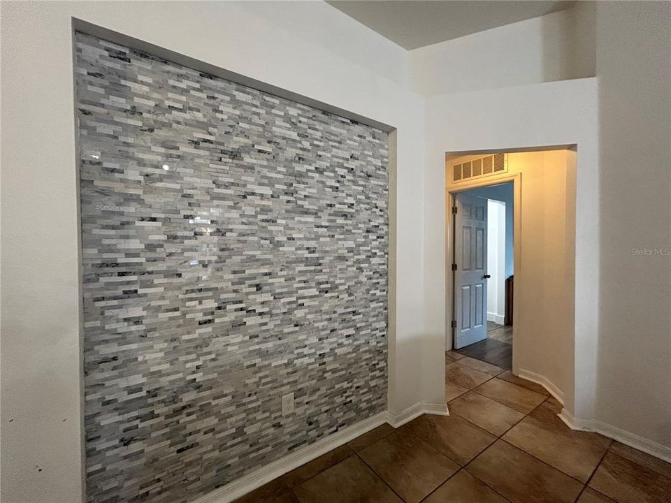 For Rent: $2,500 (4 beds, 2 baths, 1874 Square Feet)