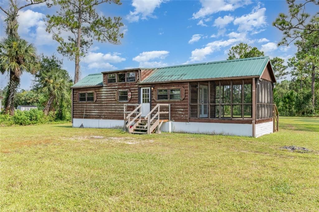 最近售出: $179,900 (2 贝兹, 1 浴室, 858 平方英尺)