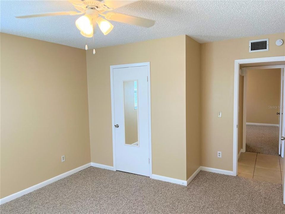 For Rent: $1,800 (2 beds, 1 baths, 1000 Square Feet)