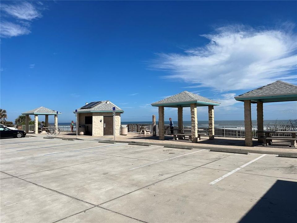 For Rent: $1,800 (2 beds, 1 baths, 1000 Square Feet)