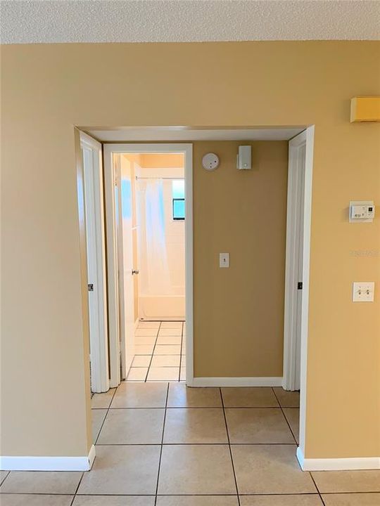 For Rent: $1,800 (2 beds, 1 baths, 1000 Square Feet)