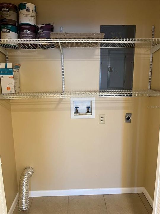 For Rent: $1,800 (2 beds, 1 baths, 1000 Square Feet)