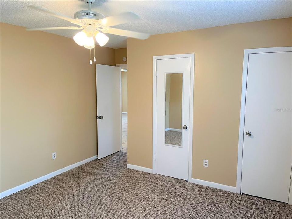 For Rent: $1,800 (2 beds, 1 baths, 1000 Square Feet)