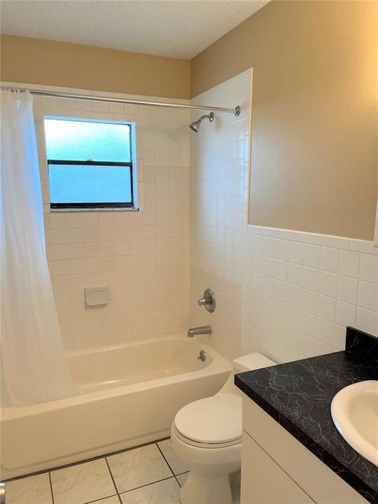 For Rent: $1,800 (2 beds, 1 baths, 1000 Square Feet)