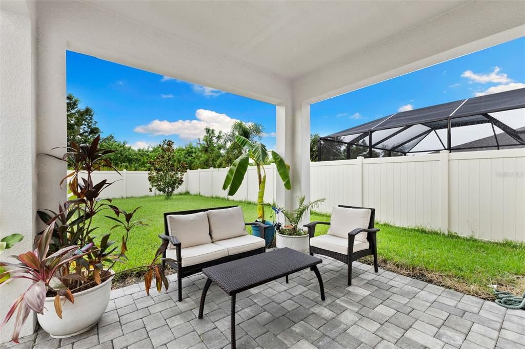 合同活跃: $360,000 (4 贝兹, 2 浴室, 2061 平方英尺)