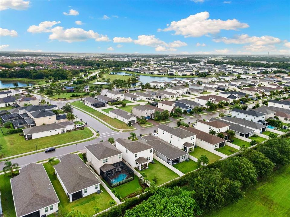 合同活跃: $360,000 (4 贝兹, 2 浴室, 2061 平方英尺)