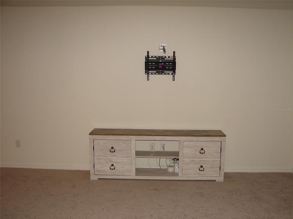 В аренду: $2,200 (4 спален, 2 ванн, 1806 Квадратных фут)