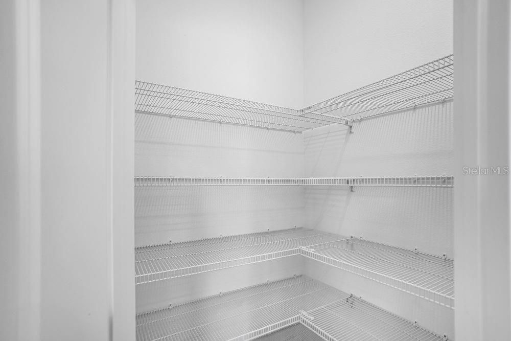 На продажу: $289,784 (3 спален, 2 ванн, 1558 Квадратных фут)