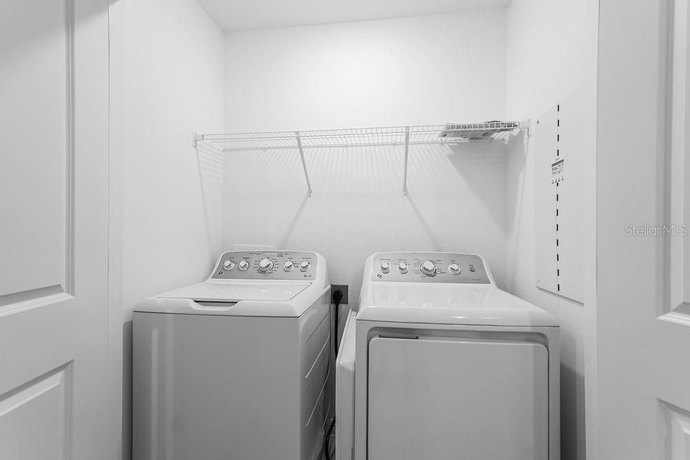 На продажу: $289,784 (3 спален, 2 ванн, 1558 Квадратных фут)