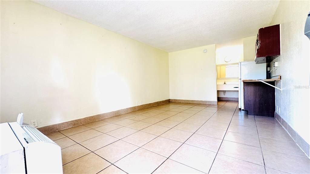 For Rent: $849 (1 beds, 1 baths, 276 Square Feet)