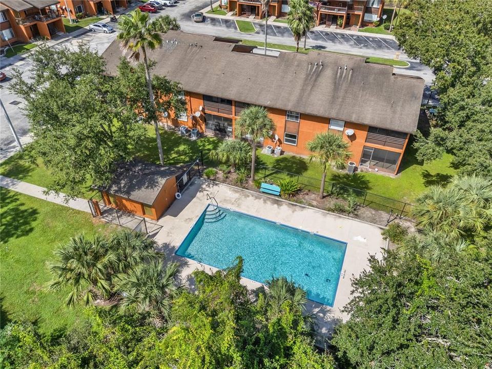 For Sale: $154,980 (2 beds, 2 baths, 996 Square Feet)