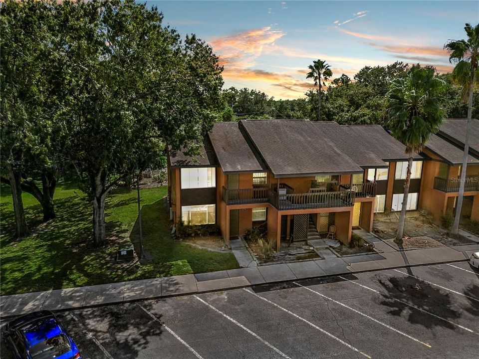 For Sale: $154,980 (2 beds, 2 baths, 996 Square Feet)