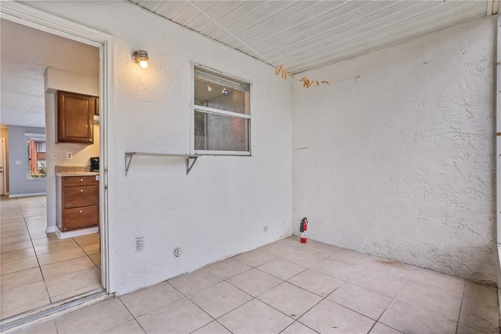 For Sale: $154,980 (2 beds, 2 baths, 996 Square Feet)