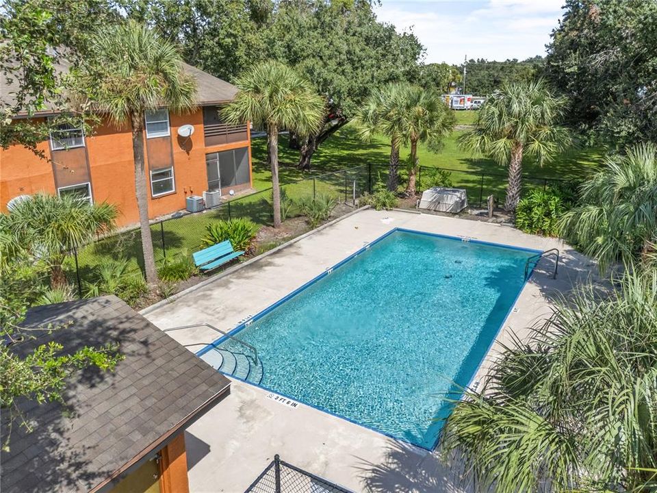 For Sale: $154,980 (2 beds, 2 baths, 996 Square Feet)