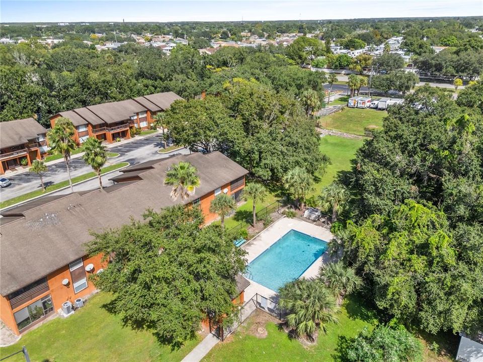 For Sale: $154,980 (2 beds, 2 baths, 996 Square Feet)