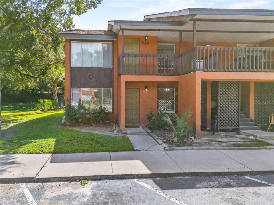 For Sale: $154,980 (2 beds, 2 baths, 996 Square Feet)