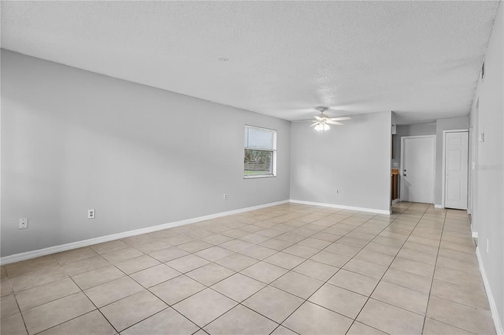 For Sale: $154,980 (2 beds, 2 baths, 996 Square Feet)