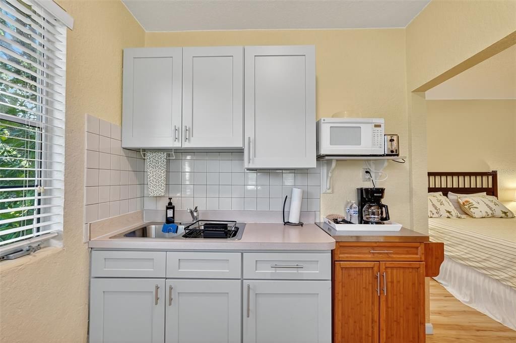 Active With Contract: $2,047,000 (0 beds, 0 baths, 3106 Square Feet)