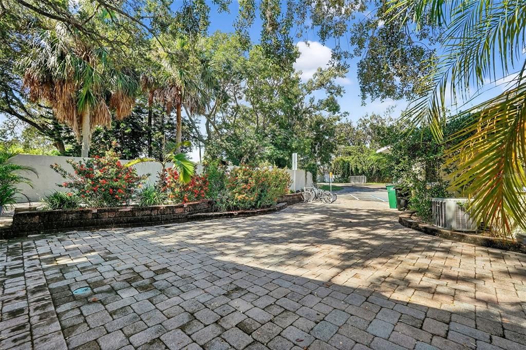 Active With Contract: $2,047,000 (0 beds, 0 baths, 3106 Square Feet)