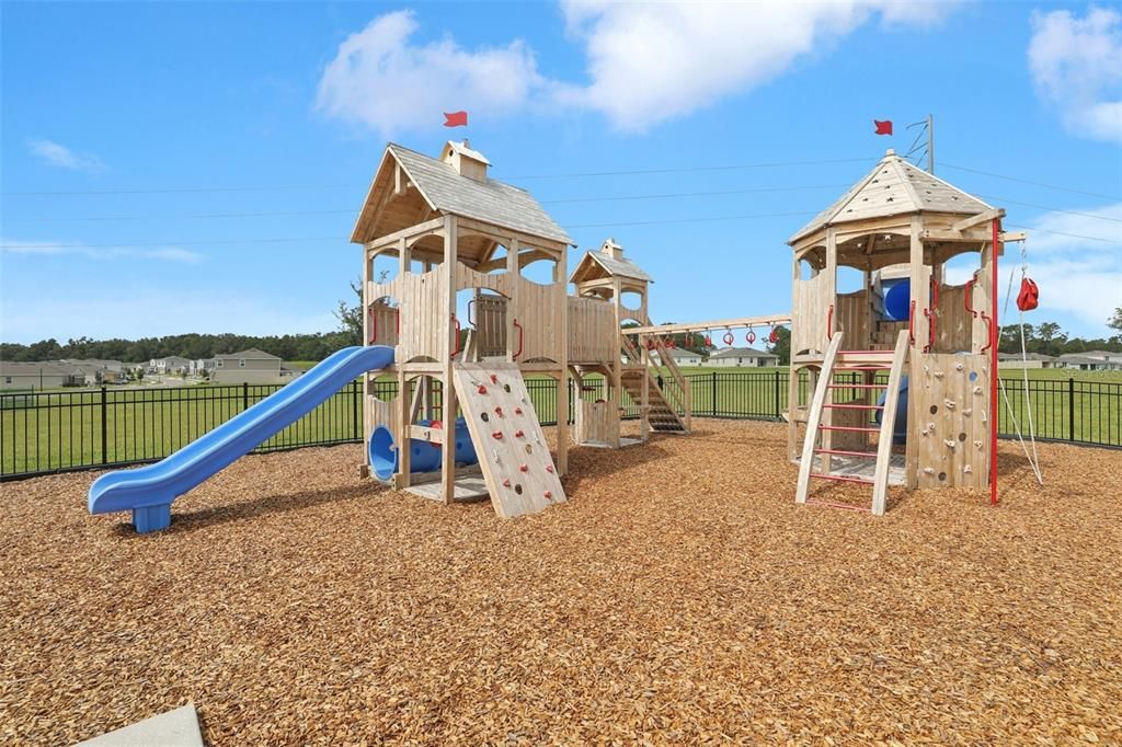 Active With Contract: $362,500 (3 beds, 2 baths, 1589 Square Feet)