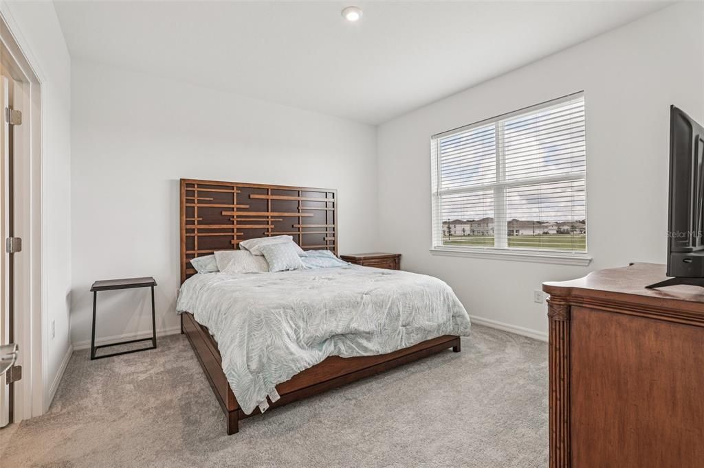 Active With Contract: $362,500 (3 beds, 2 baths, 1589 Square Feet)