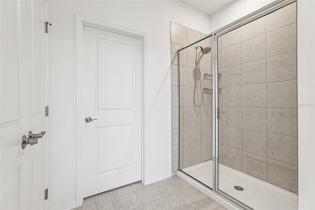 Active With Contract: $362,500 (3 beds, 2 baths, 1589 Square Feet)