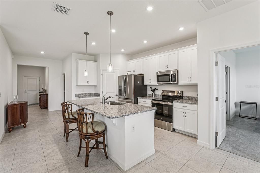 Active With Contract: $362,500 (3 beds, 2 baths, 1589 Square Feet)