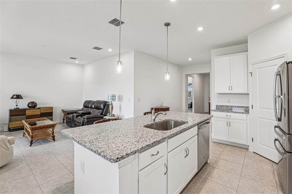 Active With Contract: $362,500 (3 beds, 2 baths, 1589 Square Feet)