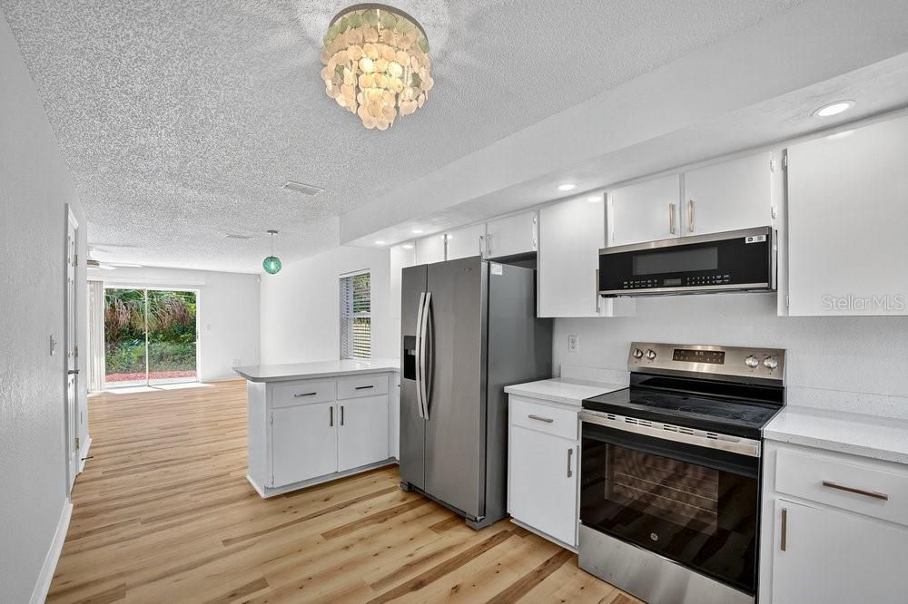 For Sale: $356,500 (3 beds, 2 baths, 1608 Square Feet)