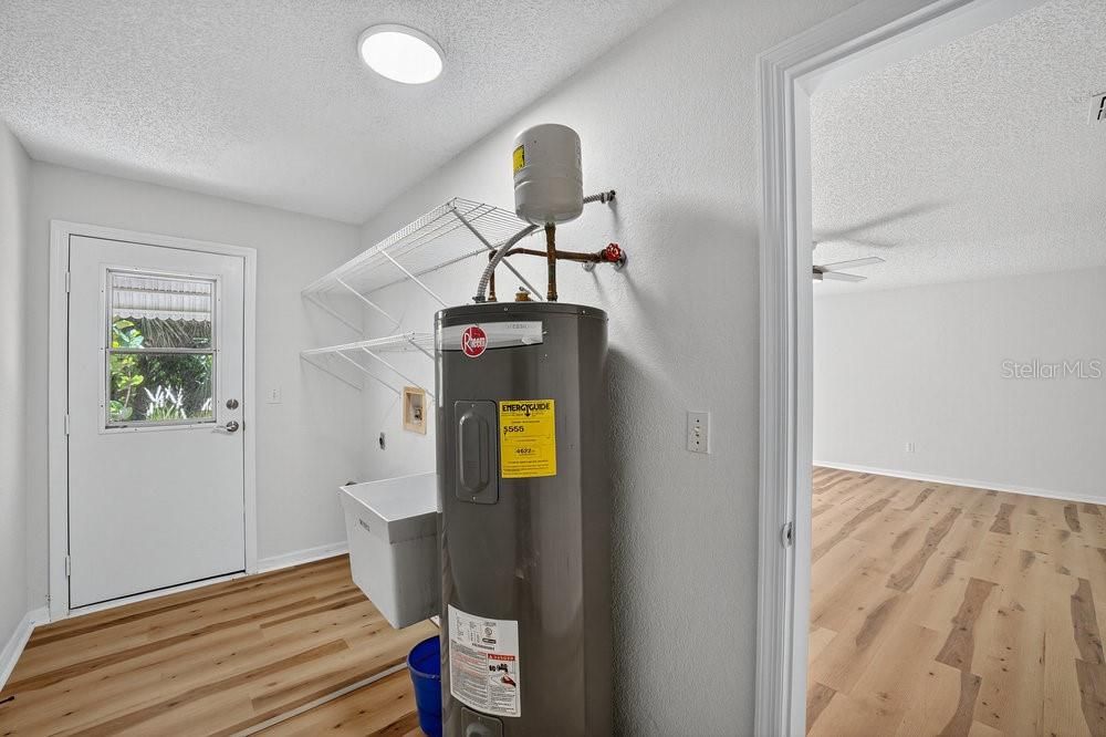 For Sale: $356,500 (3 beds, 2 baths, 1608 Square Feet)