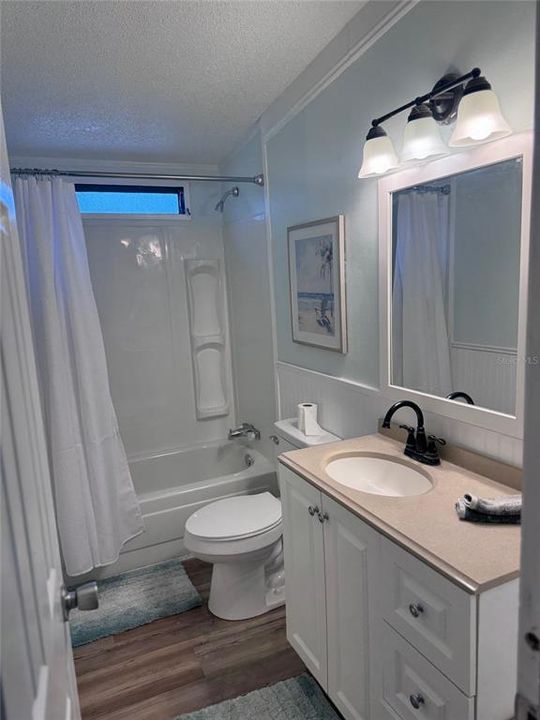 For Rent: $2,100 (3 beds, 2 baths, 1600 Square Feet)