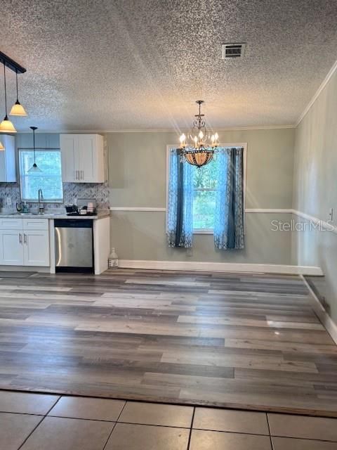 For Rent: $2,100 (3 beds, 2 baths, 1600 Square Feet)