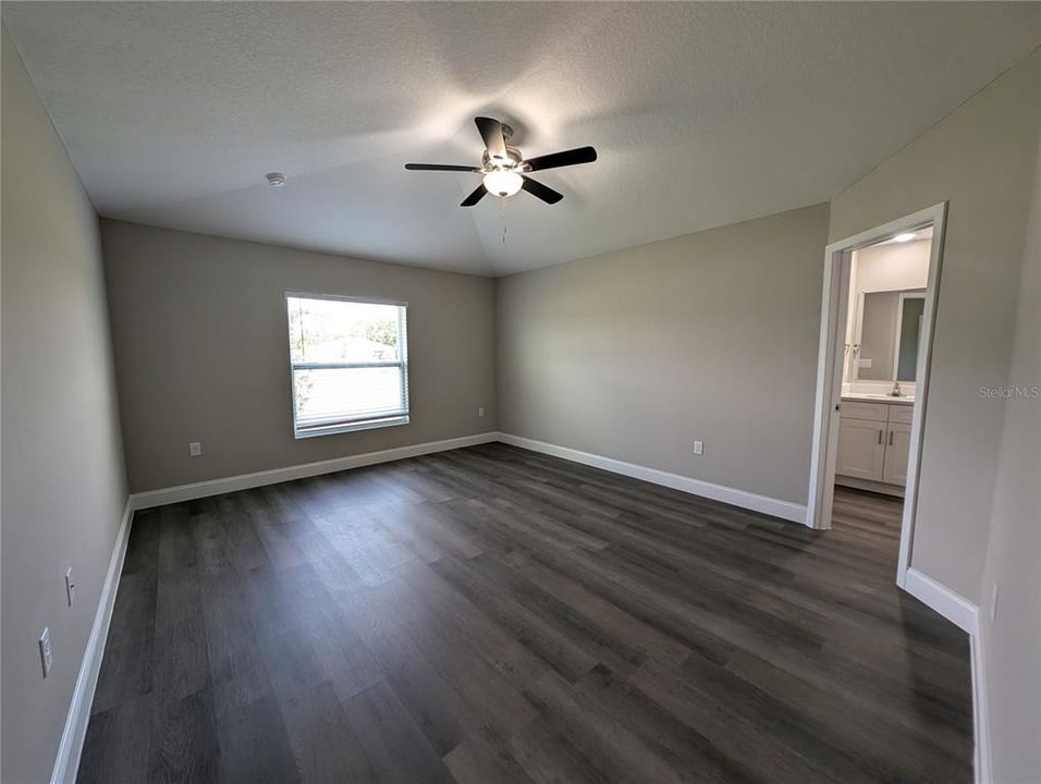 For Rent: $2,250 (4 beds, 2 baths, 1857 Square Feet)