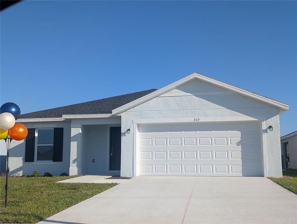 For Rent: $2,250 (4 beds, 2 baths, 1857 Square Feet)