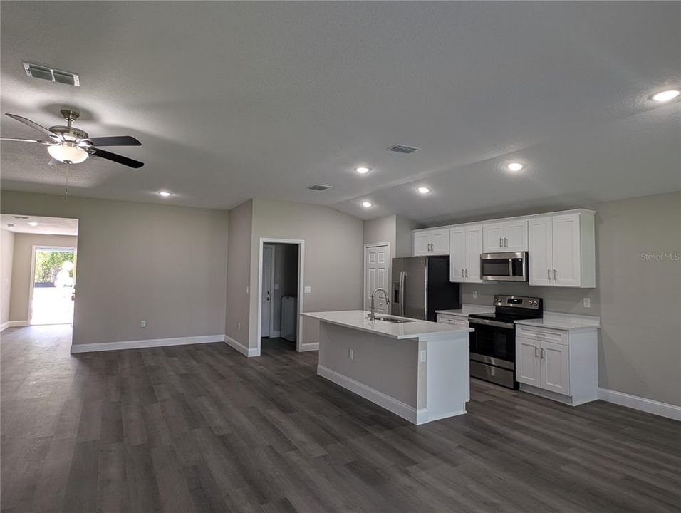 For Rent: $2,250 (4 beds, 2 baths, 1857 Square Feet)