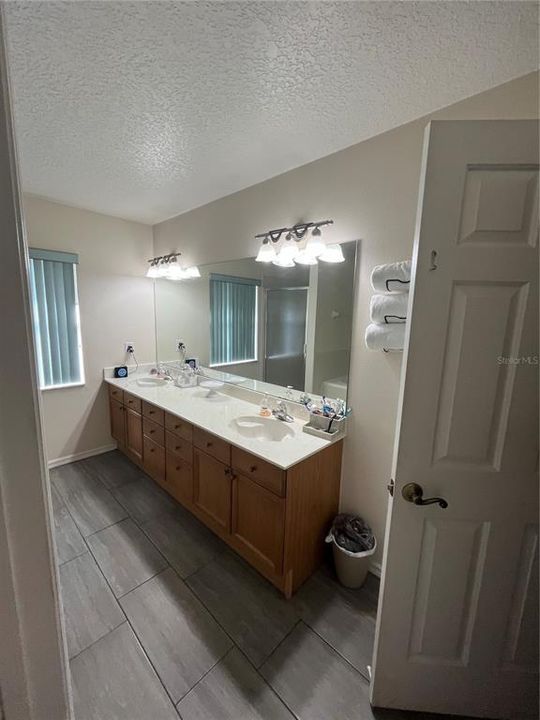 For Rent: $3,200 (3 beds, 2 baths, 2224 Square Feet)