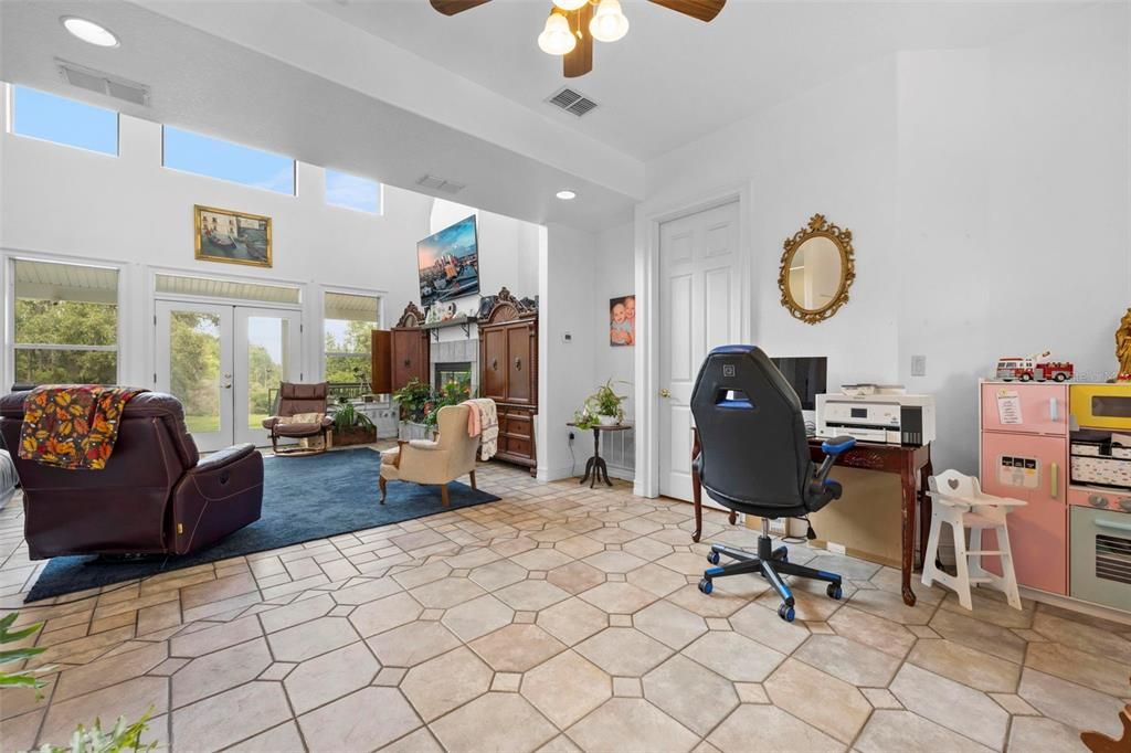 For Sale: $875,000 (5 beds, 4 baths, 2846 Square Feet)