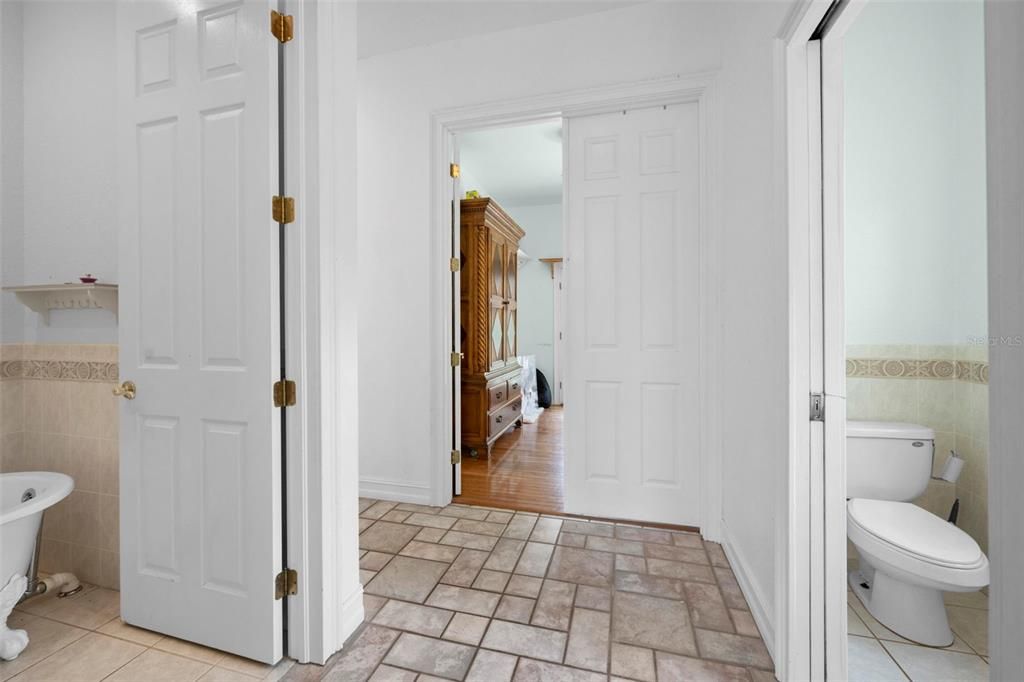 For Sale: $875,000 (5 beds, 4 baths, 2846 Square Feet)